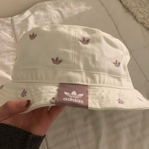 Adidas bucket hat